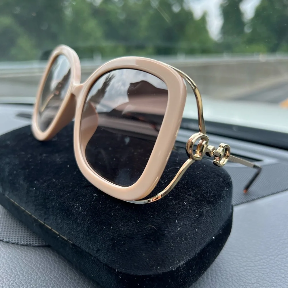 Gucci luxurious oversized sunglasses ⭐️⭐️⭐️